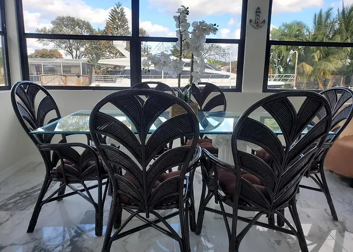 Waterfront Home With Heated Pool & Jacuzzi & Pool Table & Ping Pong Table & Bar By Hard Rock Casino