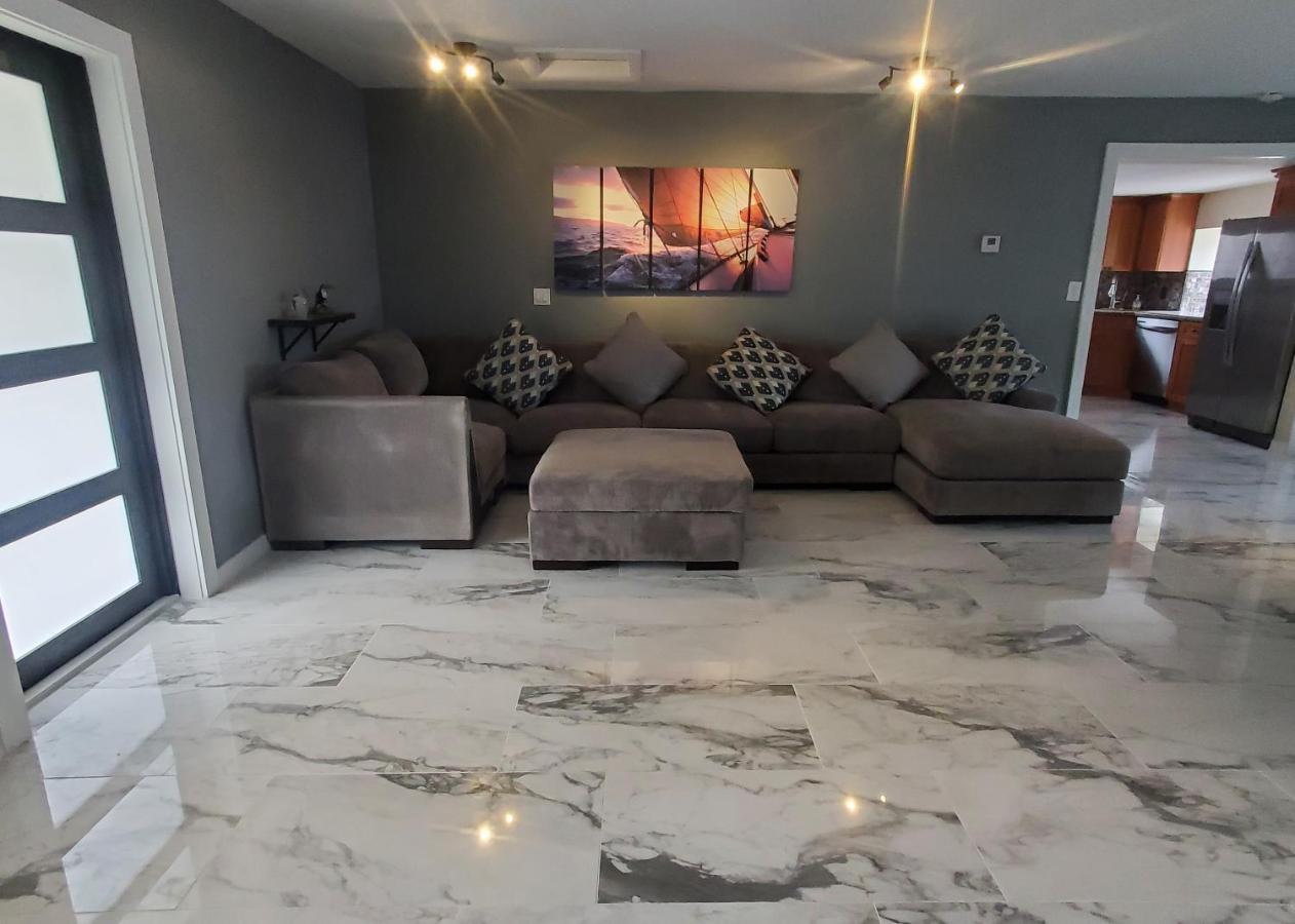 Waterfront With Heated Pool & Jacuzzi & Pool Table & Ping Pong Table & Bar By Hard Rock Casino