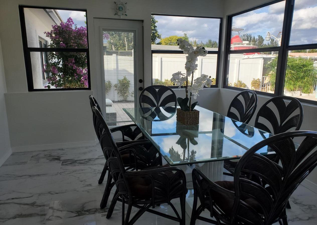Waterfront With Heated Pool & Jacuzzi & Pool Table & Ping Pong Table & Bar By Hard Rock Casino *