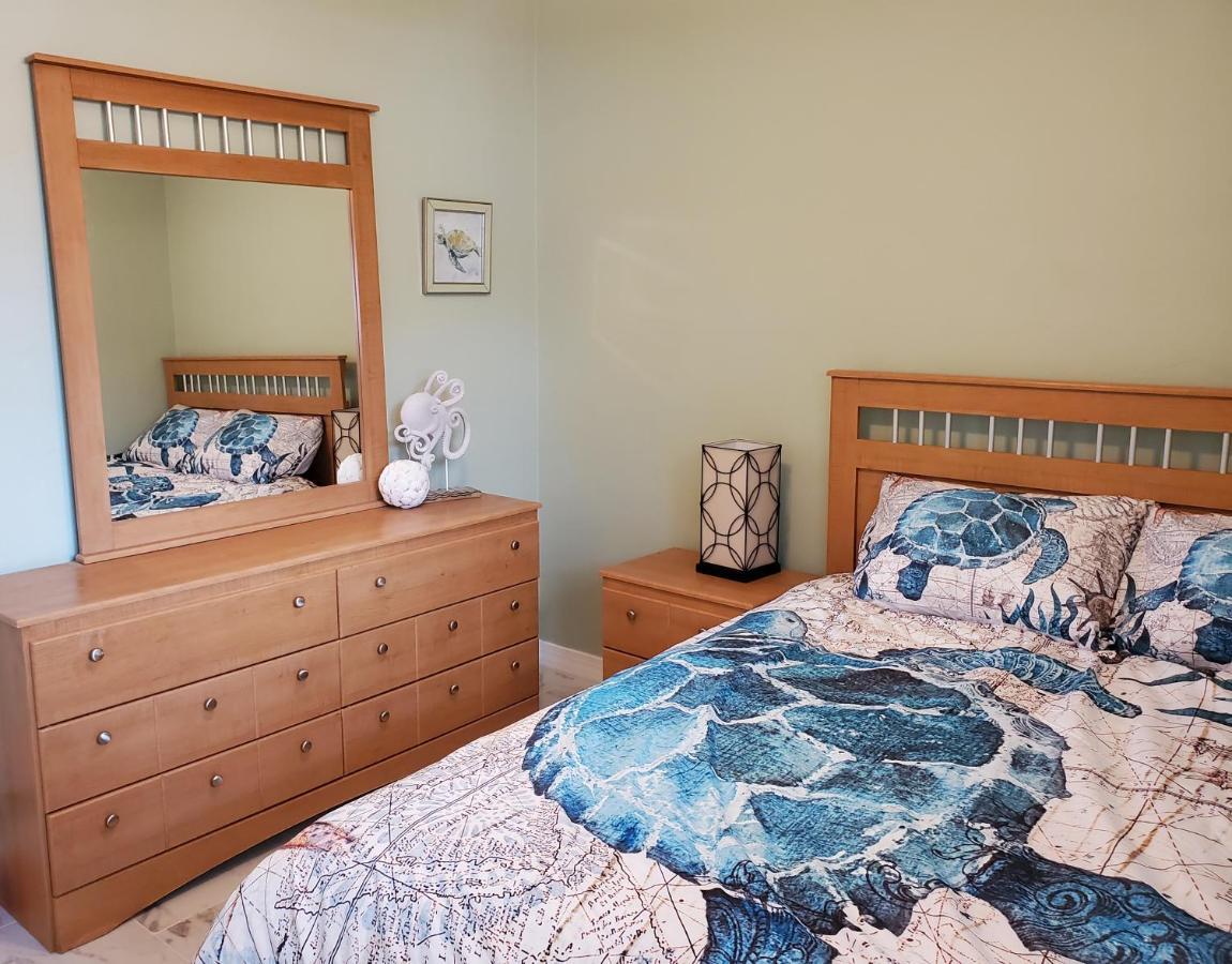 Waterfront With Heated Pool & Jacuzzi & Pool Table & Ping Pong Table & Bar By Hard Rock Casino Holiday home Fort Lauderdale