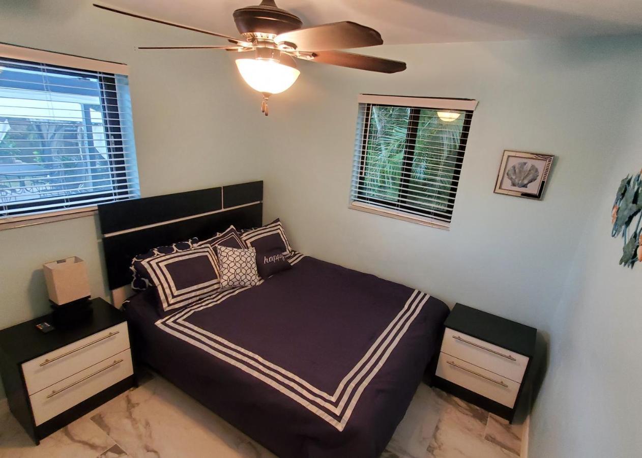 Waterfront With Heated Pool & Jacuzzi & Pool Table & Ping Pong Table & Bar By Hard Rock Casino Holiday home Fort Lauderdale