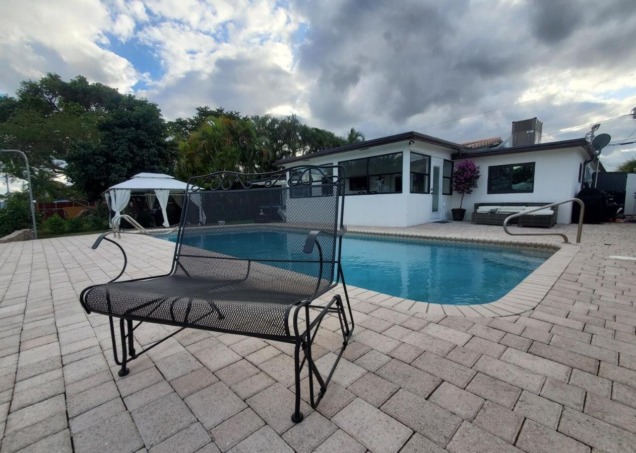 Holiday home Waterfront With Heated Pool & Jacuzzi & Pool Table & Ping Pong Table & Bar By Hard Rock Casino Fort Lauderdale