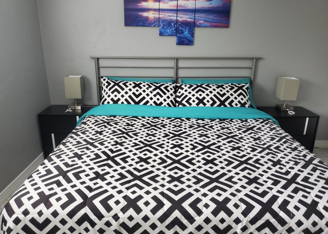 Holiday home Waterfront With Heated Pool & Jacuzzi & Pool Table & Ping Pong Table & Bar By Hard Rock Casino