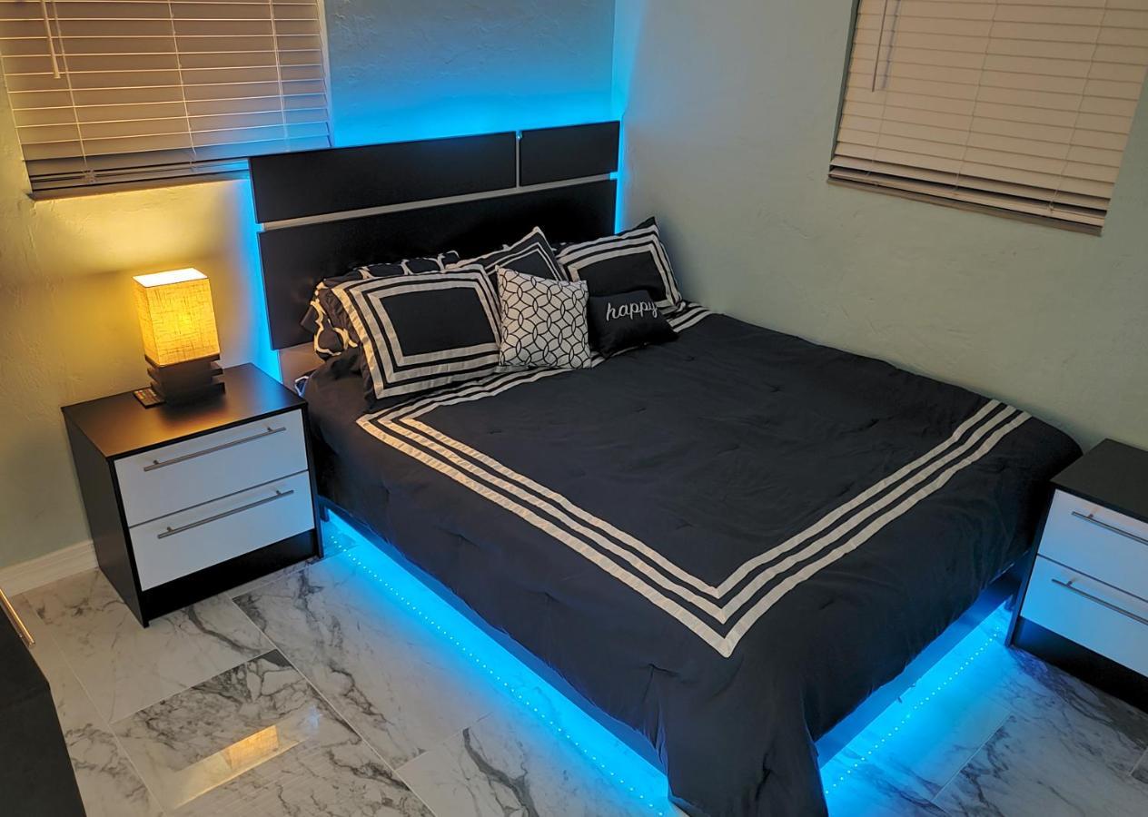 Waterfront With Heated Pool & Jacuzzi & Pool Table & Ping Pong Table & Bar By Hard Rock Casino Holiday home